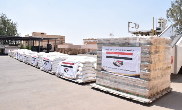 Photos: 5 Egyptian military planes deliver tons of relief aid to Sudan