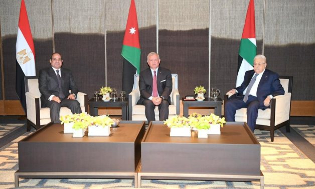Egyptian-Jordanian-Palestinian summit stresses full rejection of liquidating Palestinian cause